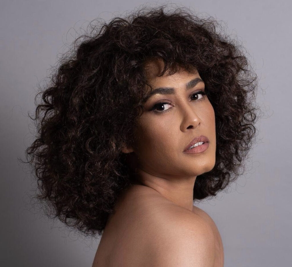 BELINDA DAVIDS as RACHEL MARRON in The Bodyguard
