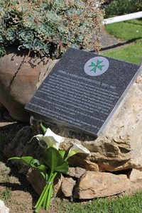 PLAQUE UNVEILED TO REMEMBER